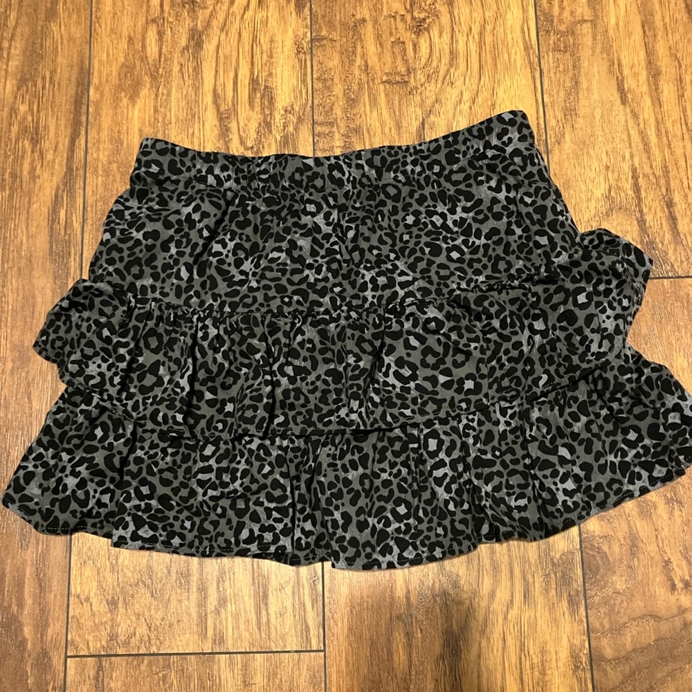 Ruffle Tiered Leopard Print Mini Skort - Black/Grey